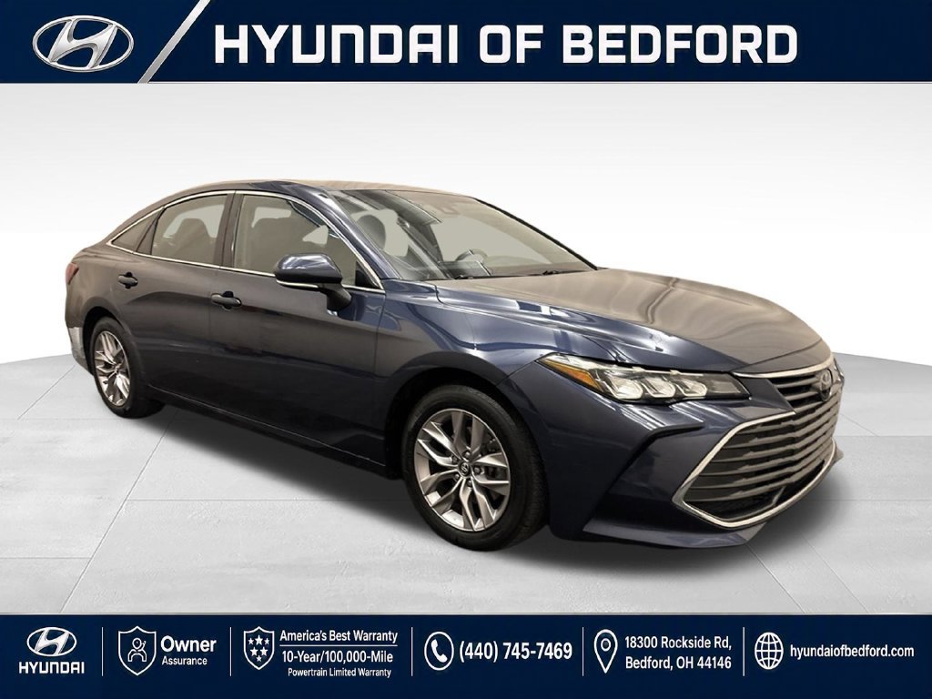 Used 2019 Toyota Avalon XLE w/ Moonroof Package FWD image 3