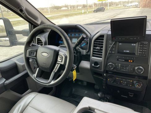 Used 2017 Ford F450 XL w/ Power Equipment Group image 8