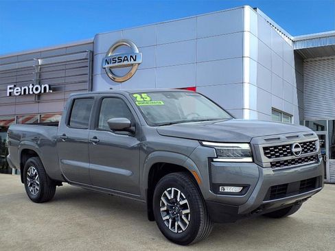 Certified 2025 Nissan Frontier SL image 1