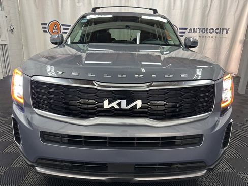 Used 2022 Kia Telluride EX w/ EX Premium Package image 3