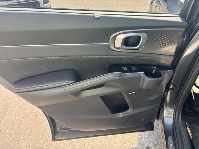 Used 2023 Kia Sorento SX AWD/4WD image 21