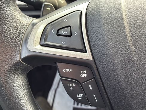 Used 2020 Ford Fusion SE AWD/4WD image 34