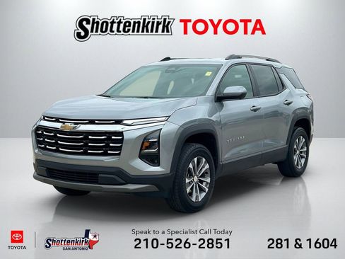 Used 2025 Chevrolet Equinox LT w/ Convenience Package II FWD image 1