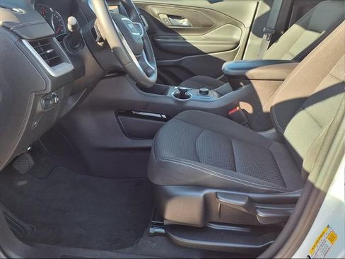 Used 2024 GMC Terrain SLE image 16