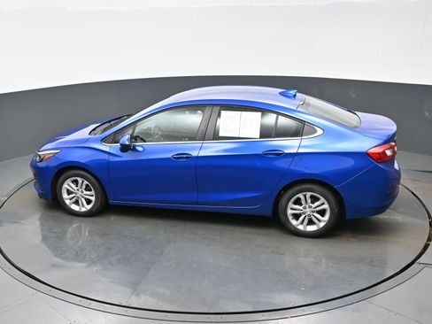 Used 2019 Chevrolet Cruze LT w/ Convenience Package image 36