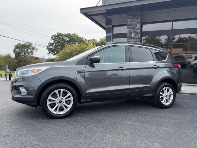 Used 2018 Ford Escape SE w/ SE Sync 3 Package AWD/4WD image 9