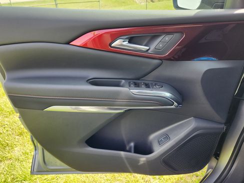 Used 2025 Chevrolet Traverse Z71 image 24