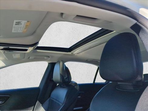 Used 2022 Mercedes-Benz C 300 Sedan image 15