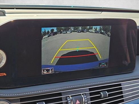 Used 2022 Lexus LS 500 w/ Cold Weather Package (CK) RWD image 15