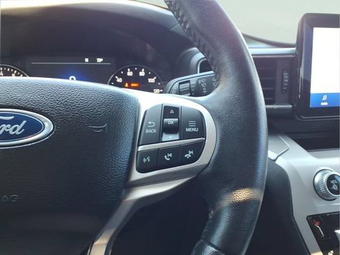 Certified 2023 Ford Explorer XLT w/ Equipment Group 202A AWD/4WD image 18
