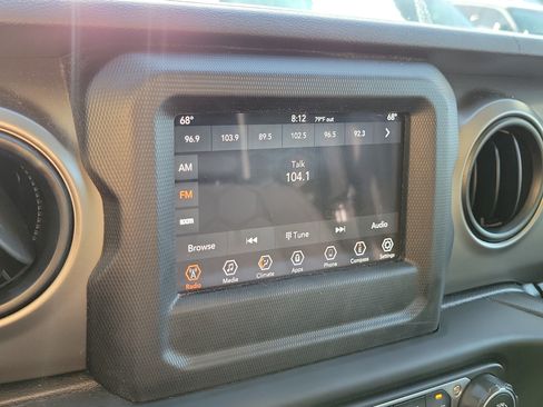 Used 2020 Jeep Wrangler Sport AWD/4WD image 24