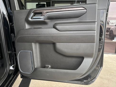 Used 2024 Chevrolet Silverado 2500 LTZ image 37