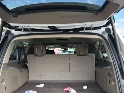 Used 2019 Chevrolet Suburban LT RWD image 20
