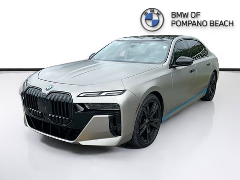 Used 2025 BMW 760i xDrive AWD/4WD image 3