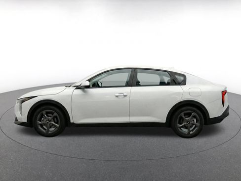 Used 2025 Kia K4 FWD image 4
