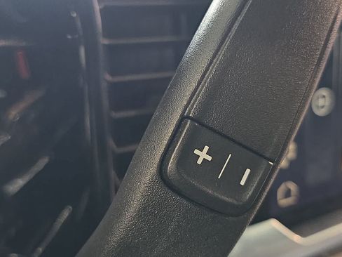 Used 2025 GMC Sierra 1500 SLT RWD image 22