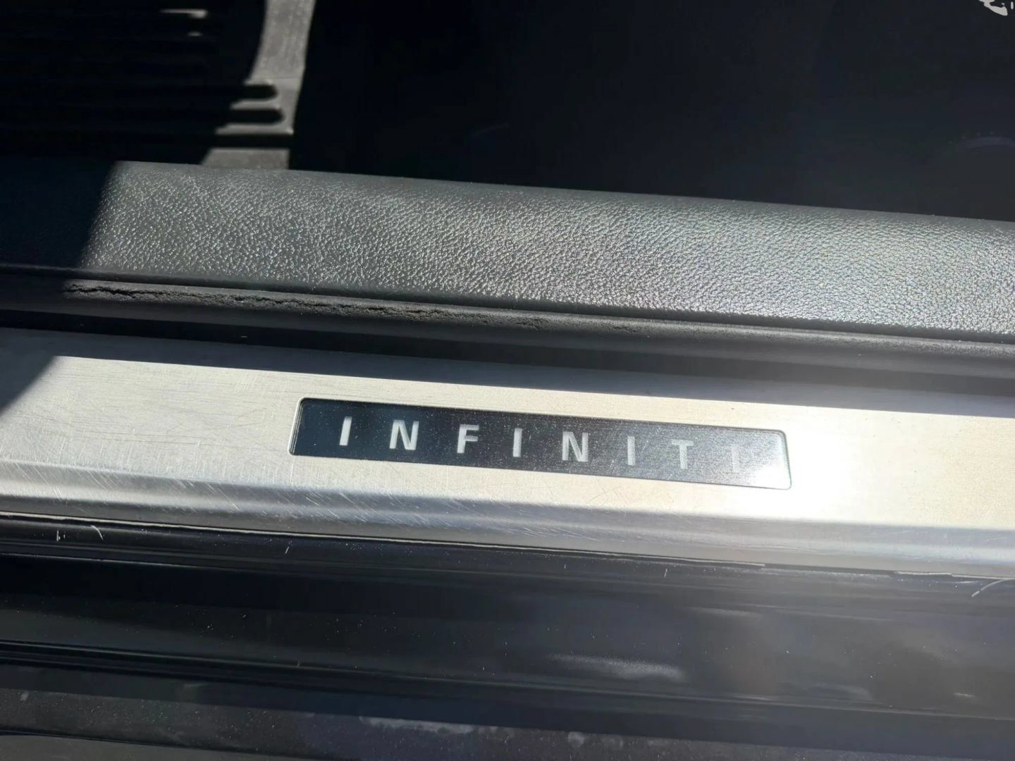Used 2011 INFINITI G37 Convertible w/ Premium Pkg RWD image 13