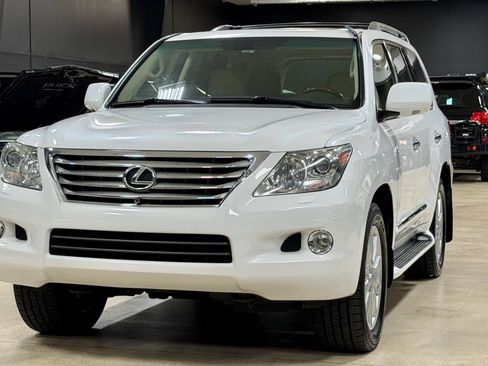 Used 2009 Lexus LX 570 4WD image 2