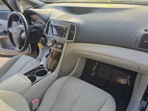 Used 2012 Toyota Venza LE FWD image 23