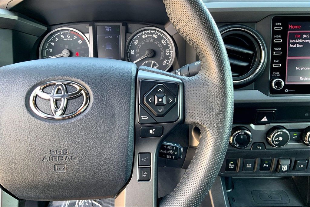 Used 2020 Toyota Tacoma TRD Sport w/ Exterior Package AWD/4WD image 17