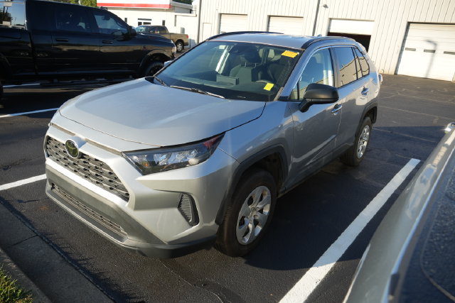 Used 2021 Toyota RAV4 LE FWD image 9