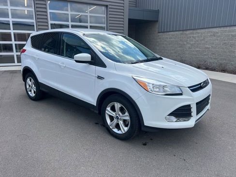 Used 2015 Ford Escape SE image 3