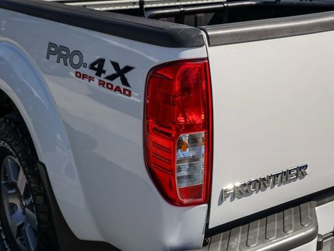 Used 2012 Nissan Frontier PRO-4X AWD/4WD image 7