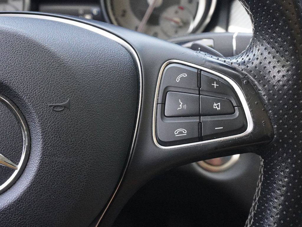 Used 2017 Mercedes-Benz GLA 250 4MATIC image 41