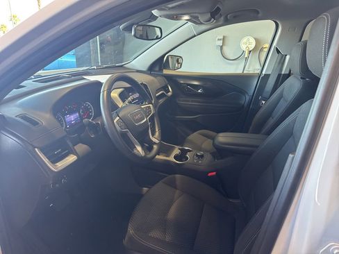 Used 2022 GMC Terrain SLE w/ Driver Convenience Package image 19