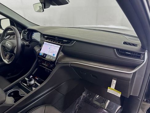 New 2025 Jeep Grand Cherokee Limited image 27