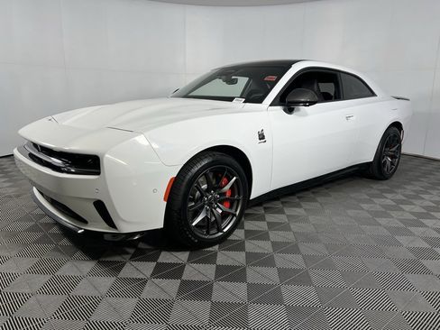 Used 2024 Dodge Charger R/T Scat Pack w/ Plus Group image 3