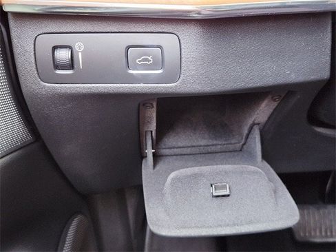 Used 2018 Volvo XC90 T6 Inscription w/ Luxury Package image 17