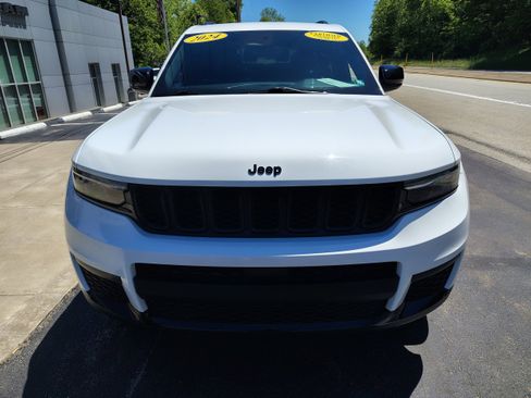 Certified 2024 Jeep Grand Cherokee L Laredo AWD/4WD image 3