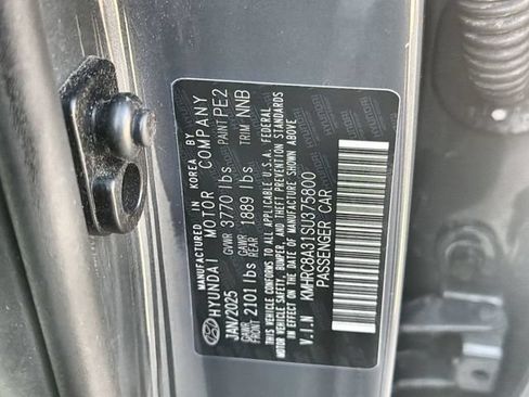 Used 2025 Hyundai Venue SEL FWD image 32