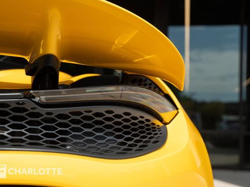 Used 2025 McLaren 750S RWD image 18