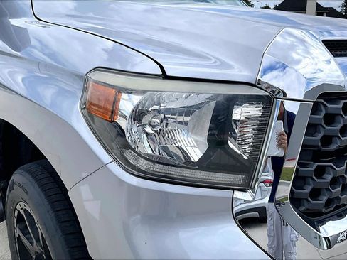 Used 2020 Toyota Tundra SR5 w/ SR5 Upgrade Package AWD/4WD image 27