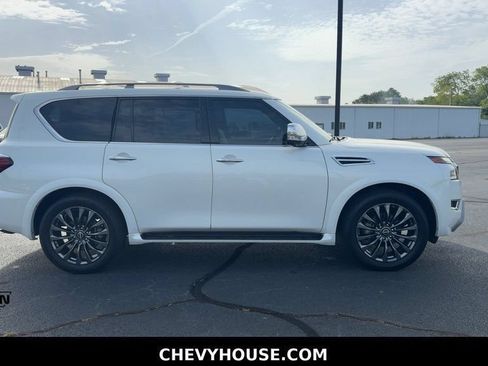 Used 2023 Nissan Armada Platinum w/ Cargo Package AWD/4WD image 2