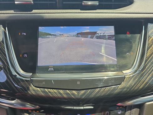 Used 2021 Cadillac XT6 Premium Luxury FWD image 25