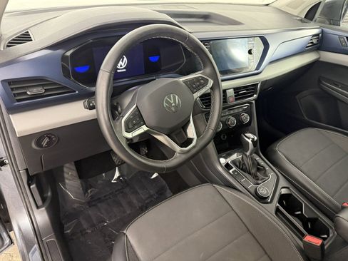 Used 2023 Volkswagen Taos SE w/ Panoramic Sunroof Package AWD/4WD image 15