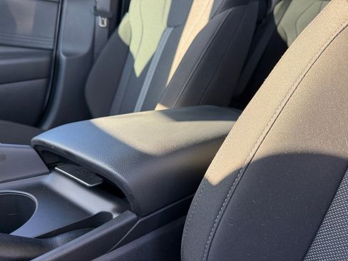 Certified 2025 Hyundai Elantra SE w/ Cargo Package image 15