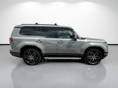 Used 2024 Lexus GX 550 w/ Accessory Package (Z1) AWD/4WD image 2