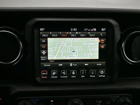 Used 2023 Jeep Wrangler Altitude image 15