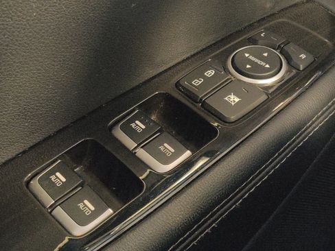 Used 2020 Kia Sorento LX FWD image 27