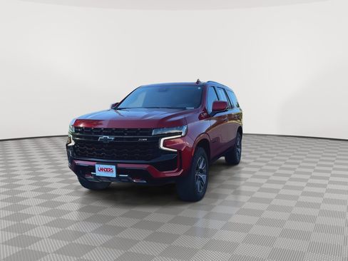 Used 2023 Chevrolet Tahoe Z71 w/ Luxury Package AWD/4WD image 4