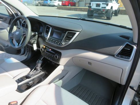 Used 2017 Hyundai Tucson SE image 17