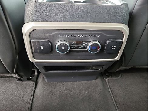Used 2024 Ford Expedition Max XLT image 14