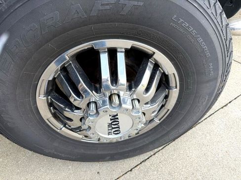 Used 2005 GMC Sierra 3500 SLT w/ Heavy-Duty Power Package image 8