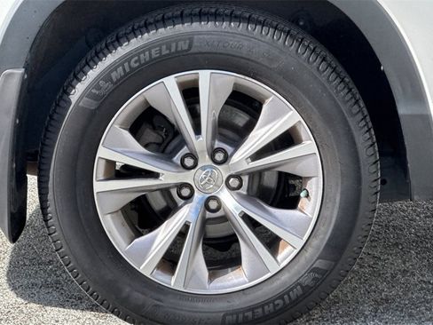 Used 2014 Toyota Highlander Plus image 23