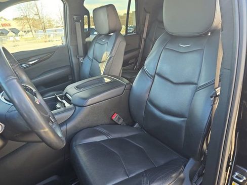 Used 2018 Cadillac Escalade Platinum image 14