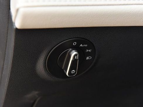 New 2025 Volkswagen Taos SEL image 10